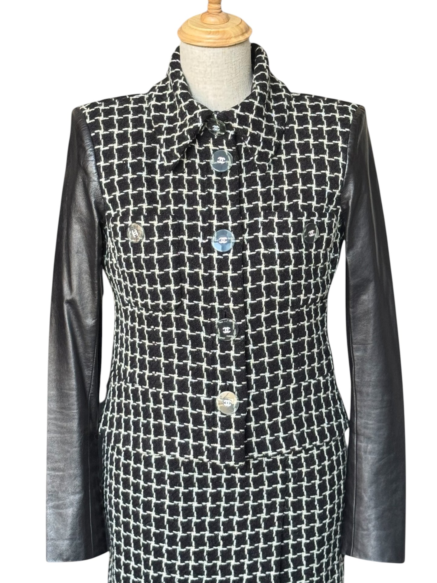 Pre-Loved Chanel Spring 2017 Suit